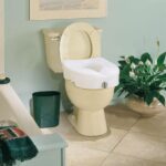 Carex-E-Z-Lock-Raised-Toilet-Seat-image2__00354.1629309306.1280.1280.jpg